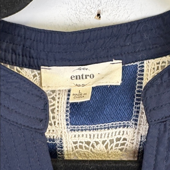 Entro Navy Blouse with Cream Crochet Insert Puff Sleeve BLOUSE Size Large - Picture 2 of 10